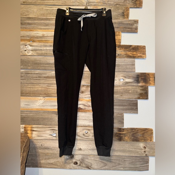 Figs Pants - Figs-women’s Zamora jogger scrub pants- black- size Medium Tall